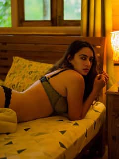 Megha Shukla Photo: ગ્રીન બિકીનીમાં મેઘા શુક્લાએ કેમેરા સામે આપ્યા હોટ પોઝ