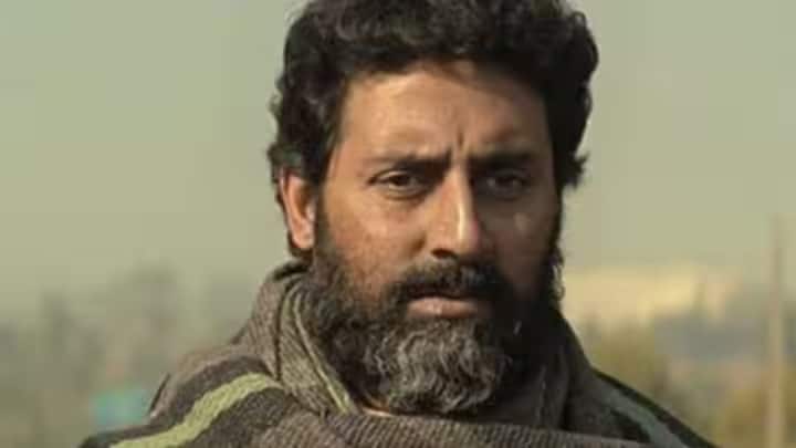 কালিধর লাপাতা এবং বি হ্যাপি, দুই সিনেমায় অভিষেক বচ্চন নিজের দুরন্ত পারফরম্যান্সে দর্শকদের মন জিতেছেন। দুই সম্পূর্ণ ভিন্ন ধরনের চরিত্রে নিজেকে প্রমাণ করে অভিনেতা হিসাবে নিজের রেঞ্জ সকলকে দেখিয়ে দিয়েছেন অভিষেক।