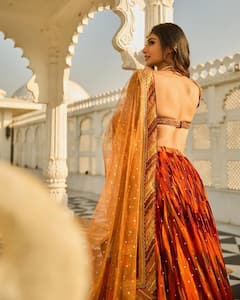 ઓરેન્જ લહેંગામાં મૌની રોયની કાતિલ અદાઓ જોઈ ફેન્સ થયા ફિદા