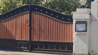 સુરેન્દ્રનગરમાં જમીન કૌભાંડને લઈને કલેક્ટર સામે ફરિયાદ, નાયબ મામલતદારના ઘરેથી મળ્યા હતા 67.50 લાખ રોકડા