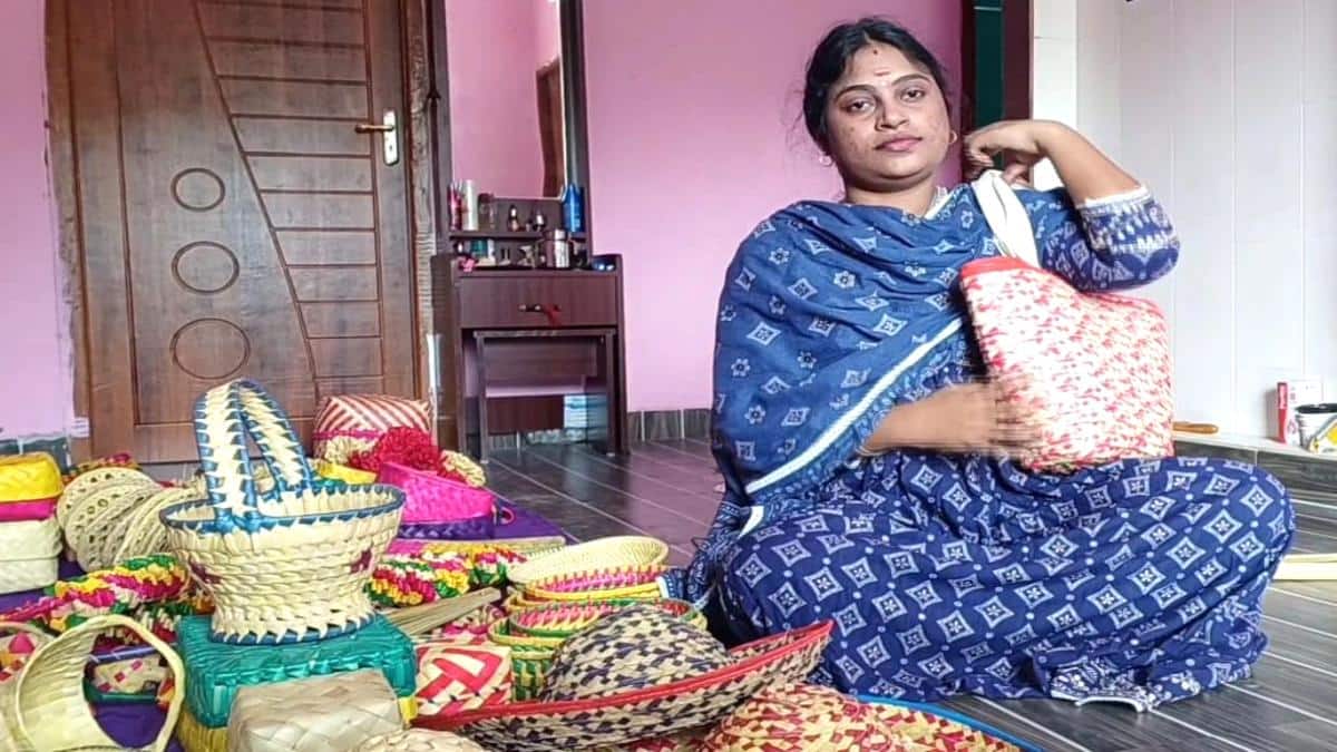 சீர்காழி டூ லண்டன் - பனை ஓலை மாலைகளால் வருவாய் ஈட்டும் இளம் பட்டதாரி!