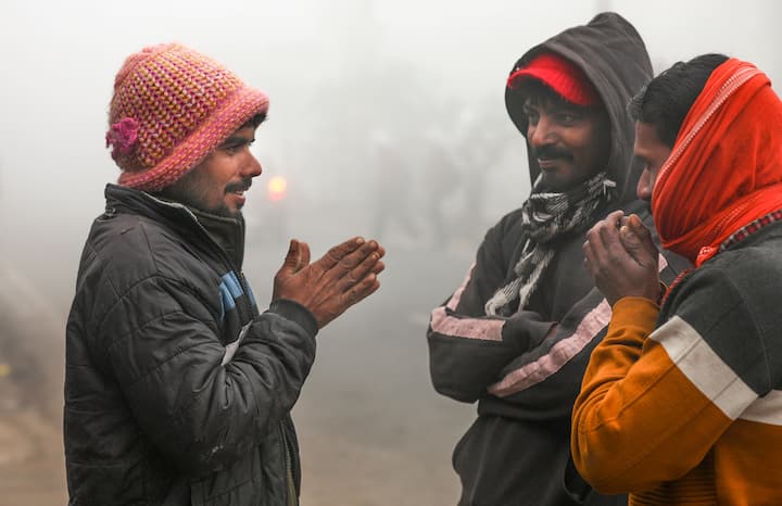 বৃহস্পতিবার এবং শুক্রবার কোচবিহার এবং আলিপুরদুয়ার জেলায় শীতল দিনের পরিস্থিতি তৈরি হবে। এক্ষেত্রে দিনের তাপমাত্রা স্বাভাবিকের তুলনায় প্রায় ৫ ডিগ্রি কম থাকবে। রাতের তাপমাত্রা ১০ ডিগ্রি বা তার নিচে থাকবে। 