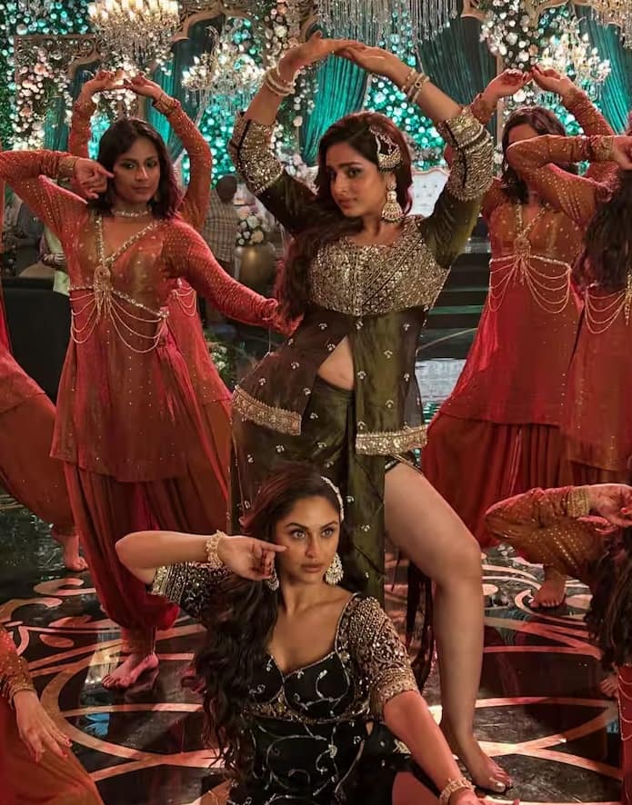 टीवी शो के अलावा, उन्होंने तेलुगु फिल्म गैंग्स ऑफ गोदावरी के लिए भी गाने गाए हैं।