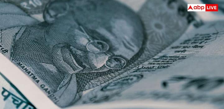 स्विट्जरलैंड की करेंसी भारत की करेंसी की तुलना में काफी ज्यादा मजबूत और बड़ी है, जिससे वहां खर्च करने के लिए आपको काफी ज्यादा भारतीय रुपए खर्च करने पड़ेंगे.