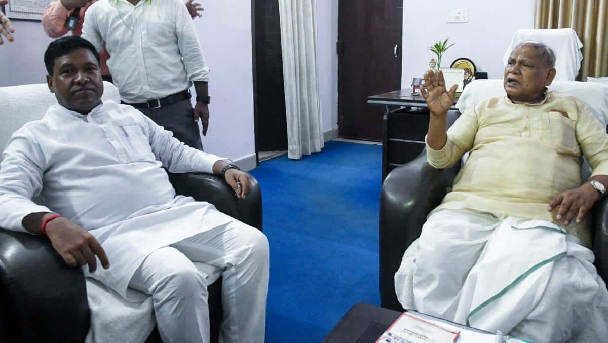 बिहार: मंत्री संतोष सुमन ने पिता जीतन राम मांझी को दी नसीहत, 'किसी भी मुद्दे को...'