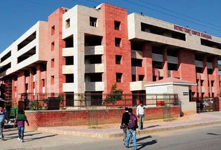 ਚੰਡੀਗੜ੍ਹ ਜ਼ਿਲ੍ਹਾ ਕੋਰਟ ਨੂੰ ਮਿਲੀ ਬੰਬ ਨਾਲ ਉਡਾਉਣ ਦੀ ਧਮਕੀ, ਮੱਚੀ ਹਫੜਾ-ਦਫੜੀ