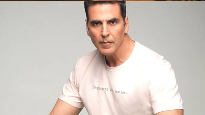 The film we are going to talk about proved to give a new direction to Akshay Kumar's career. According to IMDb, Akshay had given 10 consecutive flop films between 1996 and 1999. Akshay, who was devastated by continuous failure, feared that he might lose his stardom. But the animal saved his sinking boat and brought him back into the ranks of Bollywood superstars.