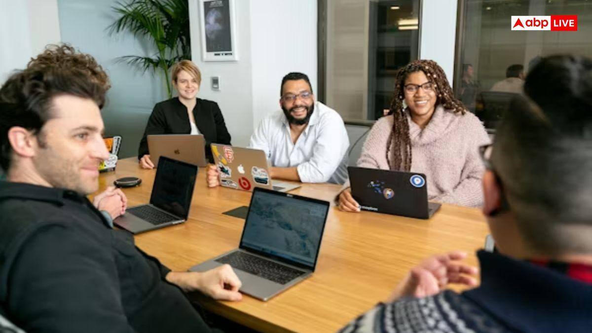 ऐसा CEO आपने देखा है? कंपनी बेचकर 540 कर्मचारियों में बांटे 2000 करोड़ रुपये, वर्करों की हो गई मौज