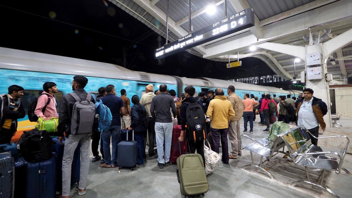 बिहार: आज से रेल किराये में वृद्धि, पटना से भागलपुर-पूर्णिया और कटिहार के लिए अब इतने का होगा टिकट