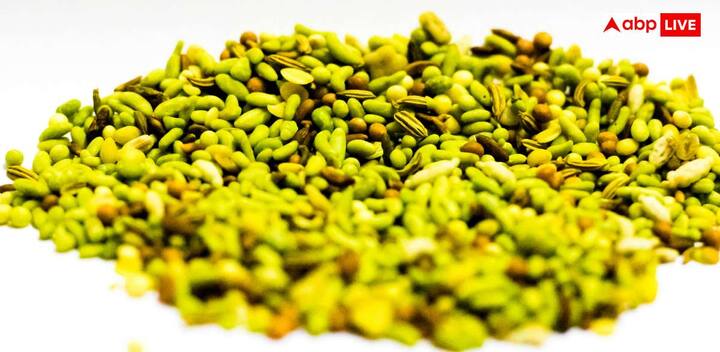 If a person consumes fennel water on an empty stomach in the morning, many positive changes are seen in the body. Drinking fennel water also helps in reducing weight, because it helps in removing the excess fat accumulated in the body.