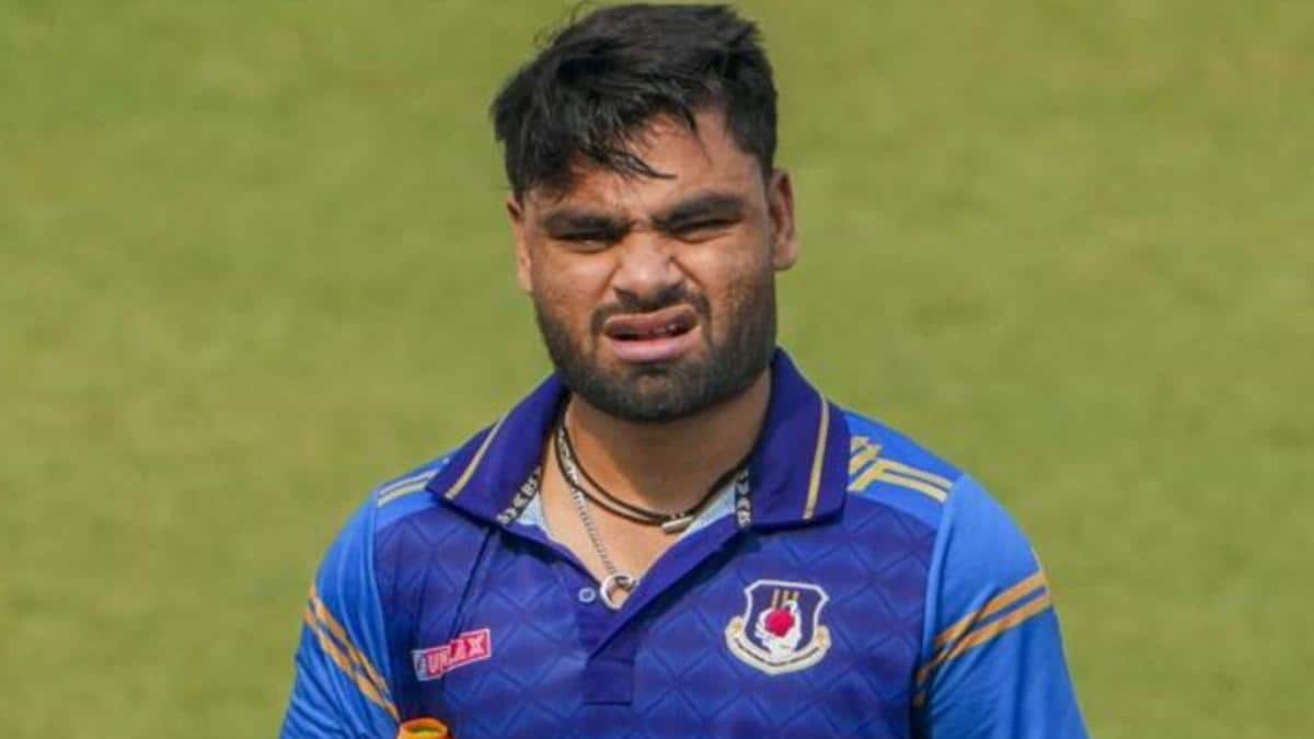 Vijay Hazare Trophy: ये रिंकू सिंह का जलवा है, 176 के स्ट्राइक रेट से ठोका तूफानी शतक, टी20 वर्ल्ड कप से पहले मचाई तबाही