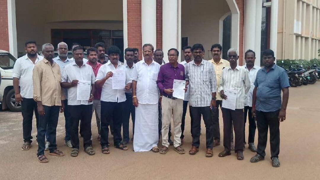 தடையை நீக்க வேண்டும்... மாவட்ட கலெக்டரிடம் தனியார் லாரி உரிமையாளர்கள் சங்கத்தினர் மனு