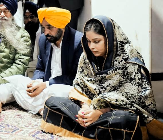 CM ਭਗਵੰਤ ਮਾਨ ਪਰਿਵਾਰ ਸਣੇ ਗੁਰਦੁਆਰਾ ਸ੍ਰੀ ਫਤਿਹਗੜ੍ਹ ਸਾਹਿਬ ਹੋਏ ਨਤਮਸਤਕ
