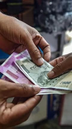 सप्ताह के इन 2 दिन भूलकर भी लेन-देन न करें