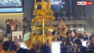 प्लीज क्रिसमस ट्री मत तोड़ो... तोड़फोड़ कर रहे उपद्रवियों से गिड़गिड़ाई आयोजक बोली- 'हम जय श्री राम बोल देंगे'; वीडियो वायरल