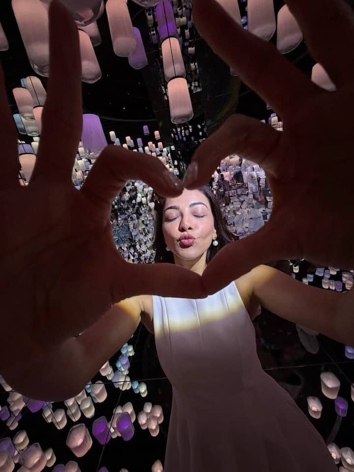 Kajal Aggarwal White Dress: కాజల్ అగర్వాల్... తెలుగు తెర చందమామ. ప్రజెంట్ ఆవిడ చేతిలో సినిమాలు లేవు. అలాగని, ఆవిడ ఫ్యాన్ ఫాలోయింగ్ ఏం తక్కువ కాదు. 2025 ఎండింగ్ సందర్భంగా సోషల్ మీడియాలో ఆవిడ కొన్ని ఫొటోలు షేర్ చేశారు. 