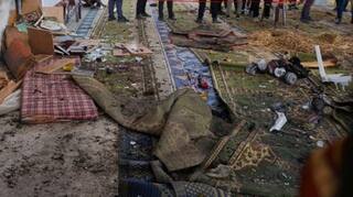 Mosque Blast: ਮਸਜਿਦ 'ਚ ਨਮਾਜ਼ ਦੌਰਾਨ ਅਚਾਨਕ ਜ਼ੋਰਦਾਰ ਧਮਾਕਾ! 8 ਲੋਕਾਂ ਦੀ ਮੌਤ ਤੇ ਕਈ ਜ਼ਖਮੀ; ਐਂਬੂਲੈਂਸਾਂ ਦੀਆਂ ਆਵਾਜ਼ਾਂ ਗੂੰਜ ਉੱਠਿਆ ਪੂਰਾ ਇਲਾਕਾ...