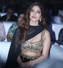 Malavika Mohanan: మాళవిక మోహనన్ లుక్కు... 'ది రాజా సాబ్' ప్రీ రిలీజ్ ఈవెంట్‌లో కిర్రాకు