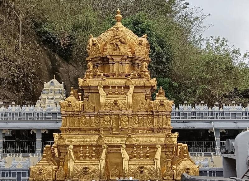Vijayawada Temple Power Cut: విజయవాడ దుర్గ గుడికి కరెంట్ కట్ చేసిన విద్యుత్ శాఖ.. అసలేం జరిగింది