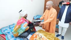 गोरखपुर में सीएम योगी ने रैन बसेरों का किया निरीक्षण, जरुरतमंदों में वितरित किया कंबल और भोजन