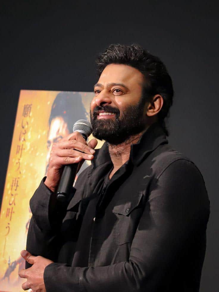 मालविका मोहनन ने की प्रभास की जमकर तारीफ, कहा-'फैंस के रिबेल गॉड और मेरे लिए राजा साब