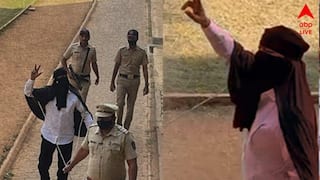 Maharashtra Civic Polls: জেল থেকে মনোনয়নপত্র জমা দিতে এল কুখ্যাত গ্যাংস্টার, পুলিশের সামনেই হাত তুলে স্লোগান, ভাইরাল ভিডিও