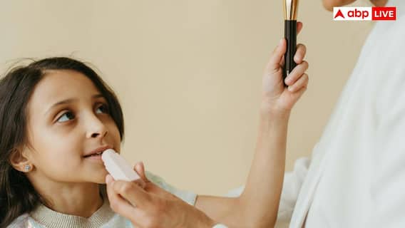 छोटे बच्चों में स्किनकेयर और मेकअप का बढ़ रहा क्रेज, डॉक्टरों ने दी चेतावनी