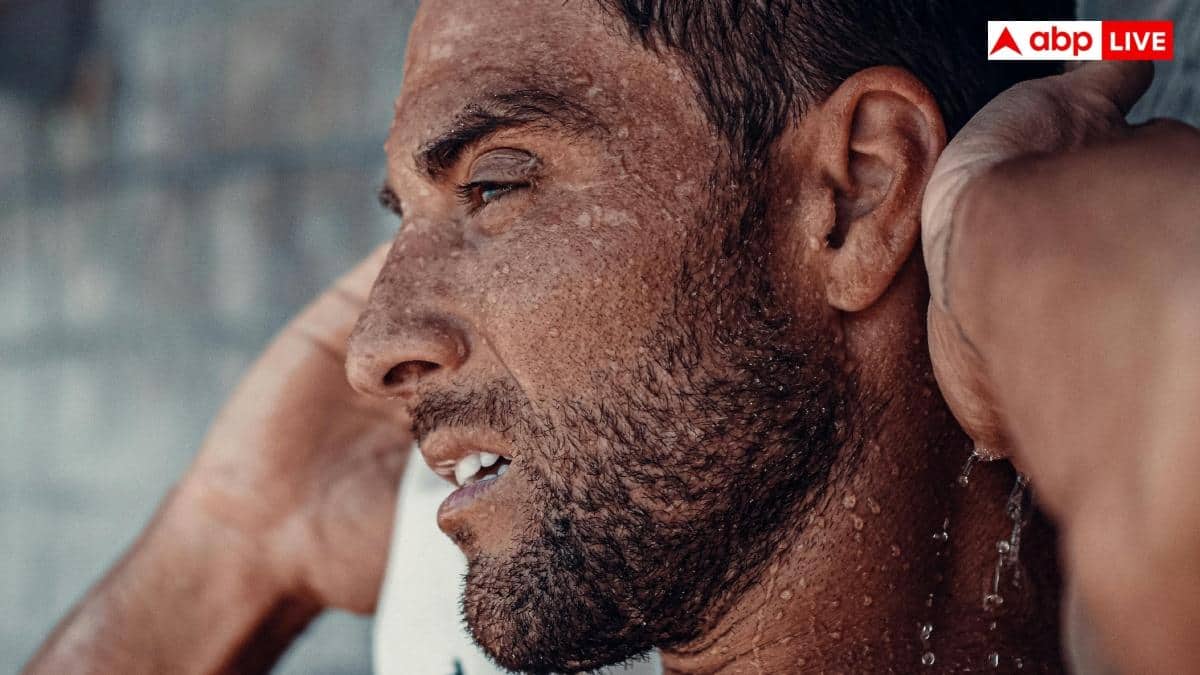 सर्दियों में गर्म पानी से नहाना पड़ सकता है भारी, जानें स्किन की बीमारियों से बचने का सही तरीका