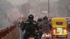 दिल्ली में 'बेहद खराब' श्रेणी में पहुंचा AQI, घने कोहरे को लेकर ऑरेंज अलर्ट जारी