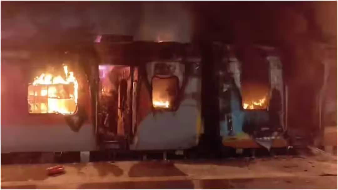 Tatanagar-Ernakulam Express Train Catches Fire In Andhra Pradesh, 1 Killed