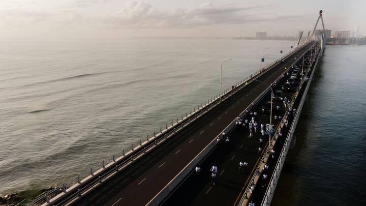 लंबी दूरी और गहरे पानी में सस्पेंशन और केबल-स्टे ब्रिज ज्यादा उपयुक्त माने जाते हैं क्योंकि इनमें भार को केबल्स के जरिए दूर तक ट्रांसफर किया जाता है.