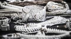 Silver Price Crashes: ਗਾਹਕਾਂ ਦੀ ਲੱਗੀ ਮੌਜ, ਚਾਂਦੀ ਦੇ ਧੜੰਮ ਡਿੱਗੇ ਰੇਟ, 21,000 ਰੁਪਏ ਨਾਲ ਸਭ ਤੋਂ ਵੱਡੀ ਗਿਰਾਵਟ...