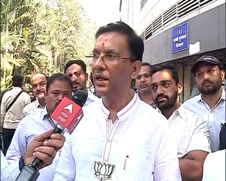 भाजपने उमेदवारी अर्ज भरण्यासाठी कुठलीही यादी जाहीर न करता निश्चित केलेल्या उमेदवारांना थेट फोन करून उमेदवारी अर्ज भरण्यासाठी आज परवानगी दिली. त्यामुळे, अनेकांनी धावाधाव झाली.