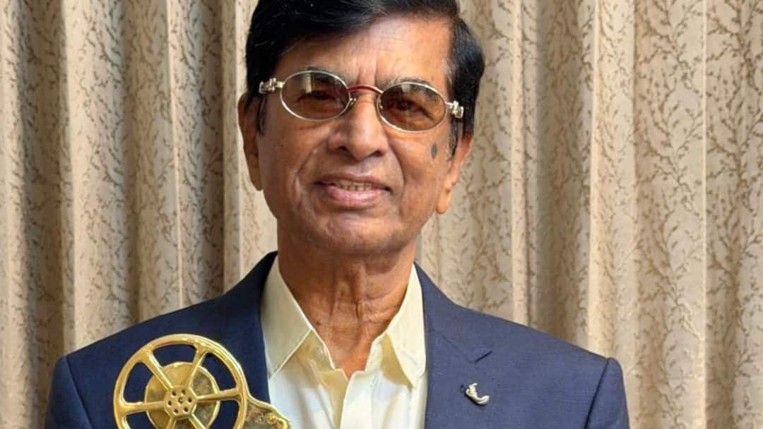 கொல்கத்தாவில் எஸ்.ஏ.சிக்கு சிறந்த நடிகர் விருது!