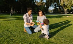 New Year 2026: नए साल में बच्चों से रिश्ता कैसे मजबूत बनाएं पैरेंट्स? अपनाएं ये 7 स्पेशल रेजोल्यूशन