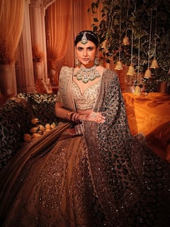 માલતી ચહર બ્રાઈડલ લૂકમાં જોવા મળી ખૂબ જ સુંદર