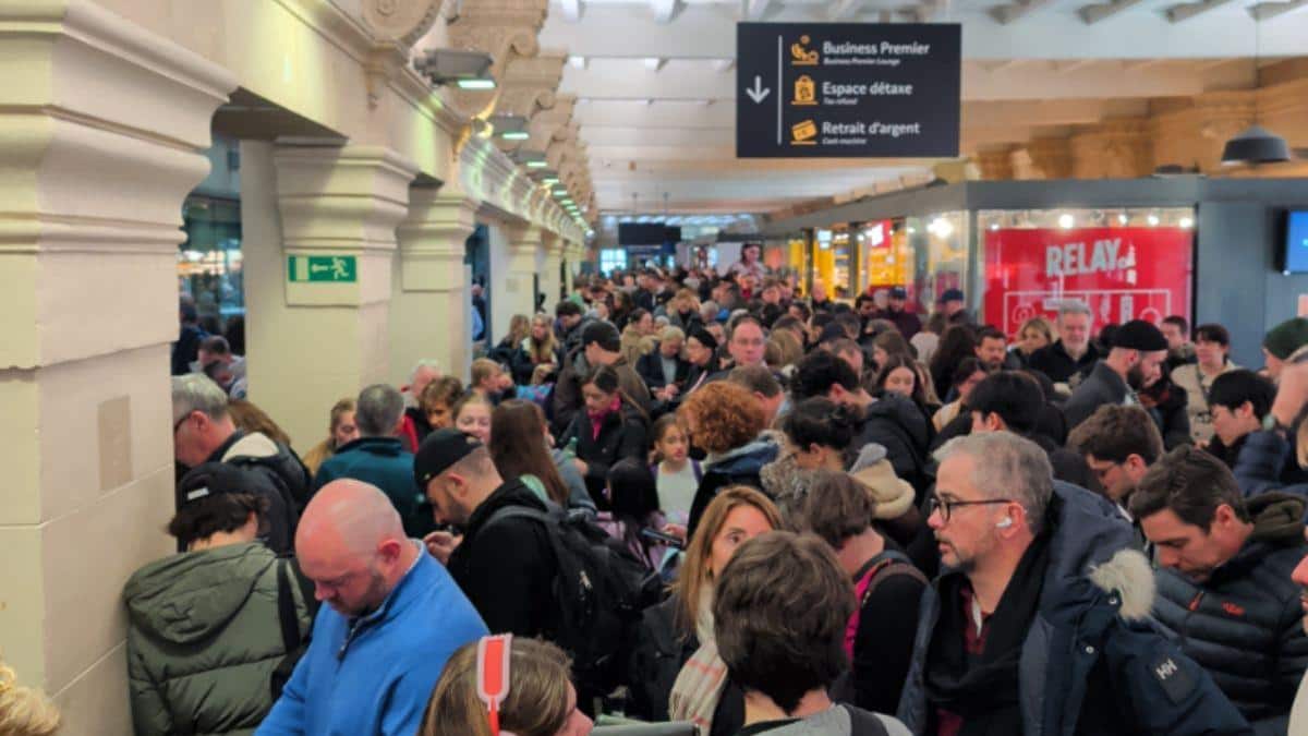 Eurostar Suspends Operations Amid Peak Holiday Season, London-Paris Among Affected Routes
