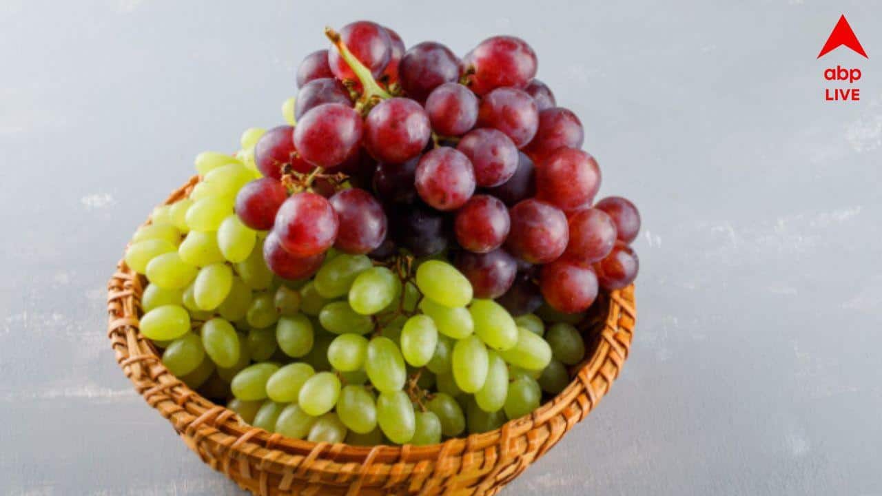 12 Grapes Ritual: মধ্যরাতে খেতে হবে ১২টি আঙুর, তাতেই নাকি সৌভাগ্য বয়ে আনবে নতুন বছর? বিদেশি রীতি নিয়ে ভারতেও বাড়ছে হিড়িক