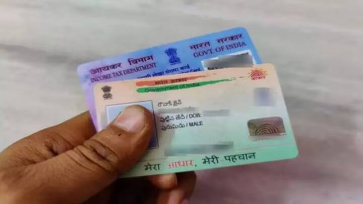 PAN और Aadhaar लिंक करने की प्रोसेस बिल्कुल आसान है. बस सही स्टेप फॉलो करने की जरूरत है. इसके लिए सबसे पहले आपको इनकम टैक्स की ई फाइलिंग वेबसाइट पर जाना होगा. वहां अपने PAN नंबर, पासवर्ड और कैप्चा डालकर लॉग इन करें. लॉग इन होते ही आपको प्रोफाइल से जुड़ी सारी सर्विस दिखने लगेंगी.