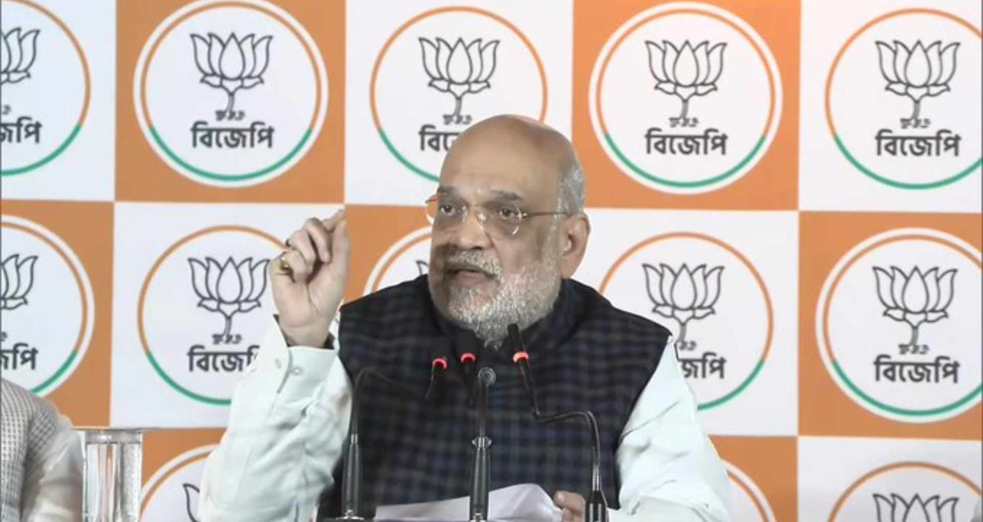 '2026 में प्रचंड बहुमत से बंगाल में बनाएंगे सरकार...', अमित शाह ने आंकड़ा सामने रखकर कर दी बड़ी भविष्यवाणी