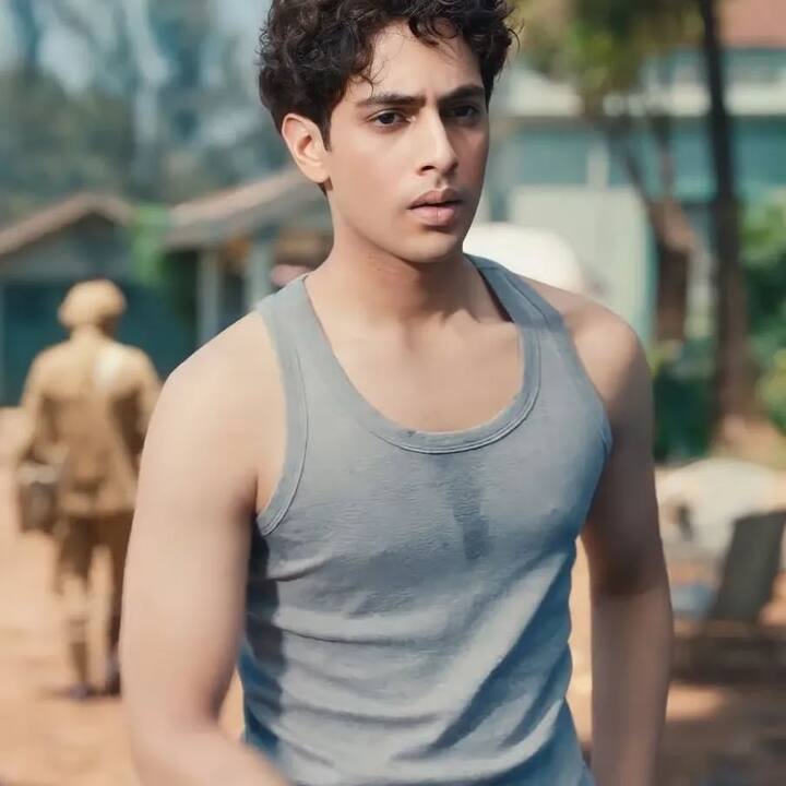 ये स्कूल कई सेलेब्रिटी किड्स के लिए जाना जाता है और अगस्त्य का बेसिक एजुकेशन यहीं से हुई है.