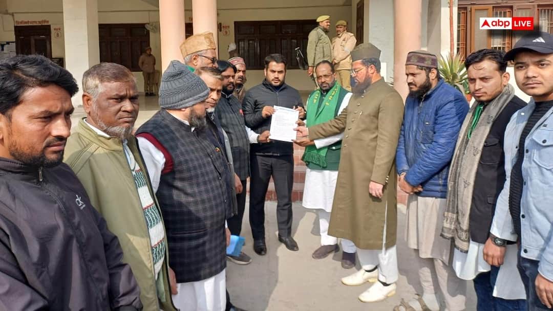 Aligarh meat traders assault protest muslim religious leaders demand to Stop mob lynching ann अलीगढ़: मॉब लिंचिंग की घटनाओं पर लगे रोक, मीट के लिए मिले अलग से वाहन, DM को सौंपा गया पत्र