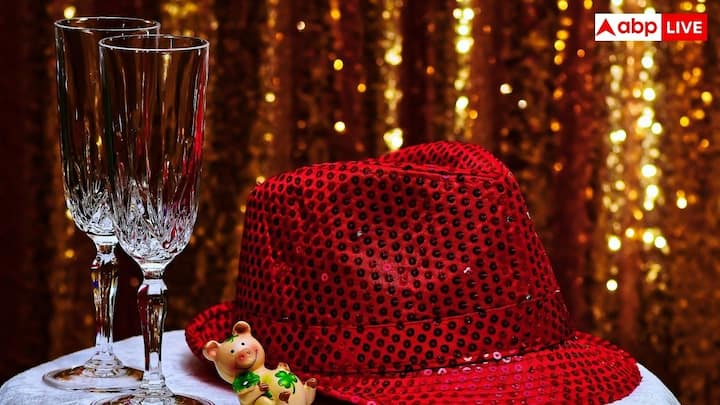 थाईलैंड अपना पारंपरिक नया साल सोंगक्रान के रूप में 13 से 15 अप्रैल तक मनाता है. चंद्र कैलेंडर पर आधारित नव वर्ष के उलट सोंगक्रान सौर कैलेंडर के मुताबिक मनाया जाता है.