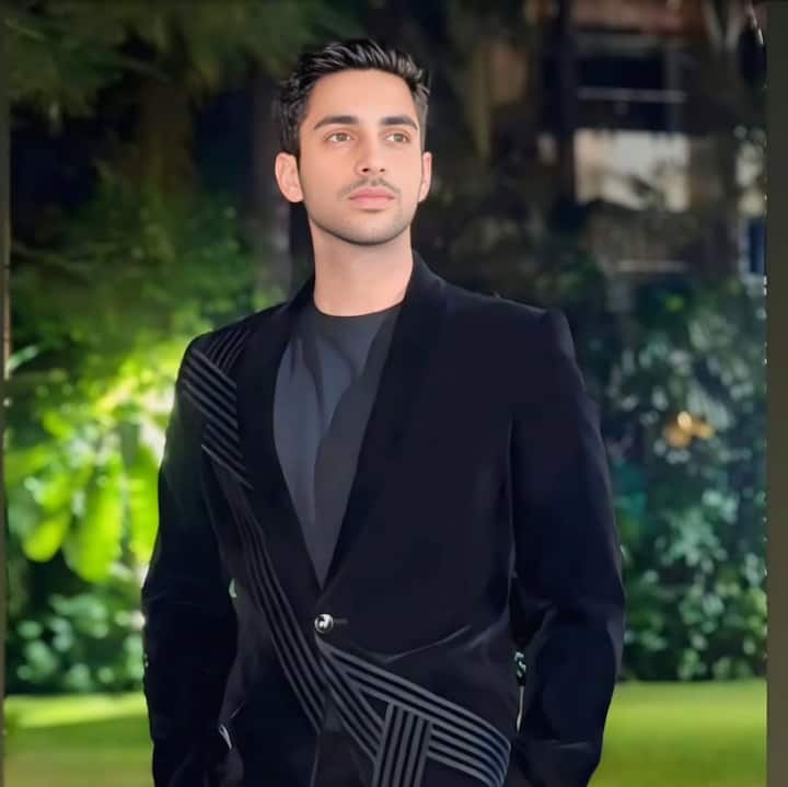 अमिताभ बच्चन के नाती और श्वेता नंदा-निखिल नंदा के बेटे अगस्त्य नंदा अपनी आने वाली फिल्म‘इक्कीस’को लेकर काफी चर्चा में हैं.