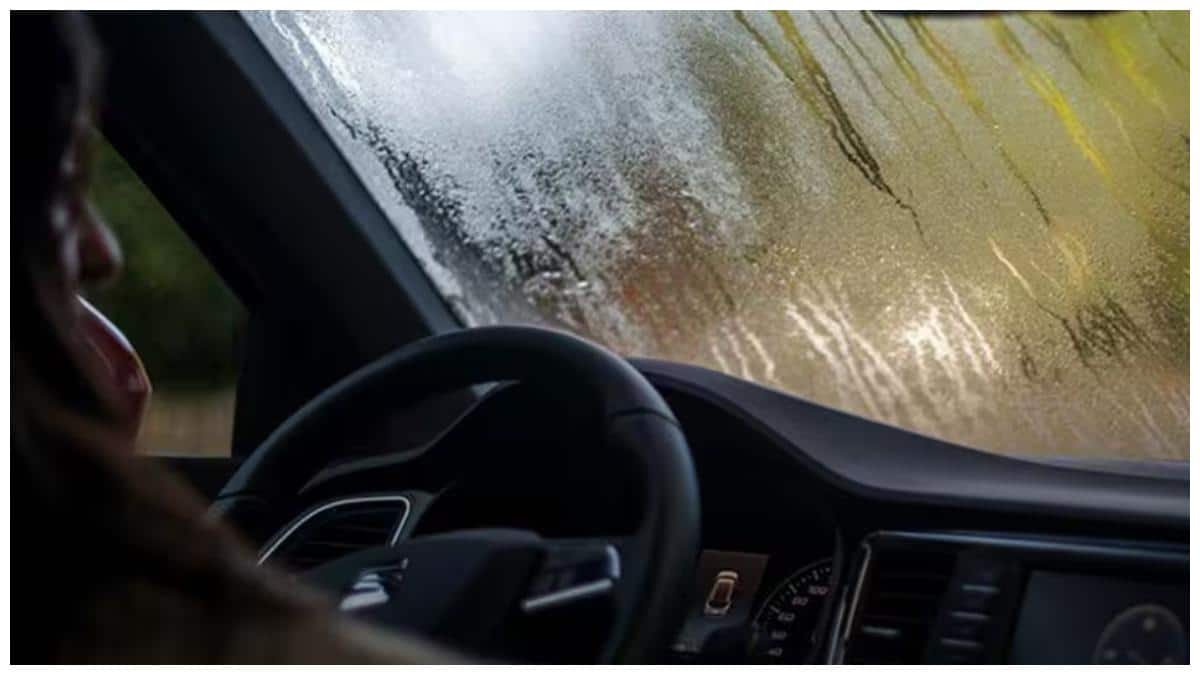 Cars Windshield Cleaning Tips: చలికాలంలో కారు అద్దాలపై పేరుకుపోయే పొగమంచుతో ఇబ్బంది పడుతున్నారా? ఈ 5 సులభమైన చిట్కాలతో ఉపశమనం పొందొచ్చు!