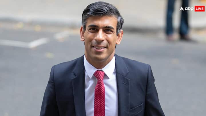 भविष्यवक्ता क्रेग ने साल 2025 को लेकर ऐसे कई अनुमान लगाएं जो काफी चौंकाने वाले थे और सही साबित हुए. उन्होंने अनुमान लगाया था कि ऋषि सुनक को प्रधानमंत्री के पद से हटा दिया जाएगा और उनकी जगह केमी बैडेनोच टोरी को पीएम बना जाएगा.