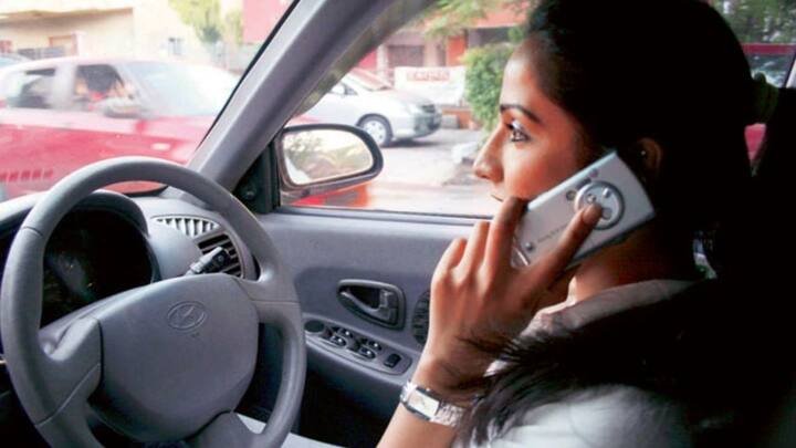 ड्राइविंग के दौरान मोबाइल फोन पर बात करना अब सीधा 5000 रुपये का झटका दे सकता है. वहीं तेज रफ्तार से गाड़ी चलाने पर 1000 से 2000 रुपये तक का चालान कट सकता है. नए नियमों में कैमरा और ई चालान की निगरानी और ज्यादा सख्त कर दी गई है.