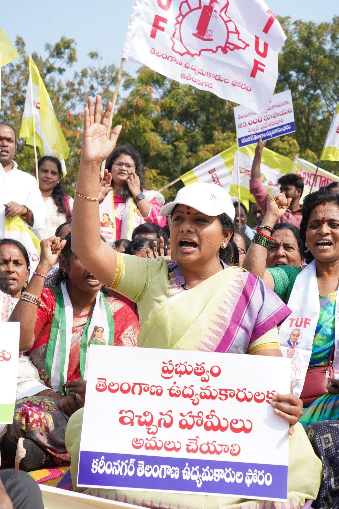 Kavitha Kalvakuntla: మానకొండూరులో ప్రభుత్వ భూమిలో గుడిసెలు వేయనున్న కవిత.. కారణం ఏంటంటే..
