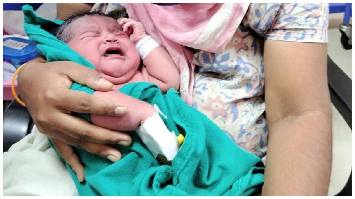 Anakapalle Viral News: అనకాపల్లి ప్రభుత్వ ఆసుపత్రిలో బాహుబలి బాలుడు జననం ! శిశువు బరువు ఏకంగా 4.8 కేజీలు!