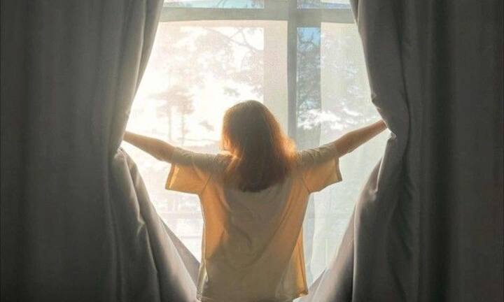 जापानी शुकान का मतलब आदत या नियमित लाइफस्टाइल होती है. इसमें तय समय पर उठना, काम के लिए समय तय करना और रोजाना सफाई जैसे काम दिन को एक लय में चलने में मदद करते हैं. इससे बार-बार फैसला लेने की जरूरत कम होती है और मानसिक थकान भी घटती है. रिसर्च बताती है कि ऐसी तय लाइफस्टाइल से फोकस और प्रोडक्टिविटी बेहतर होती है.